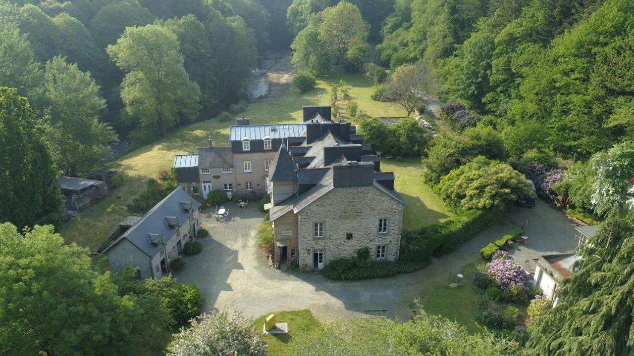 Domaine Des Papeteries Bed & Breakfast Plounevez-Moedec ภายนอก รูปภาพ